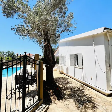 Villa Johns Pool House Garden *